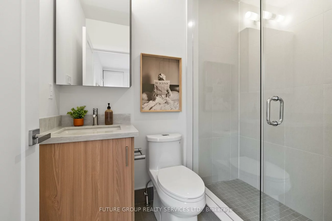 34, Poplar, Islington-City Centre West, Toronto