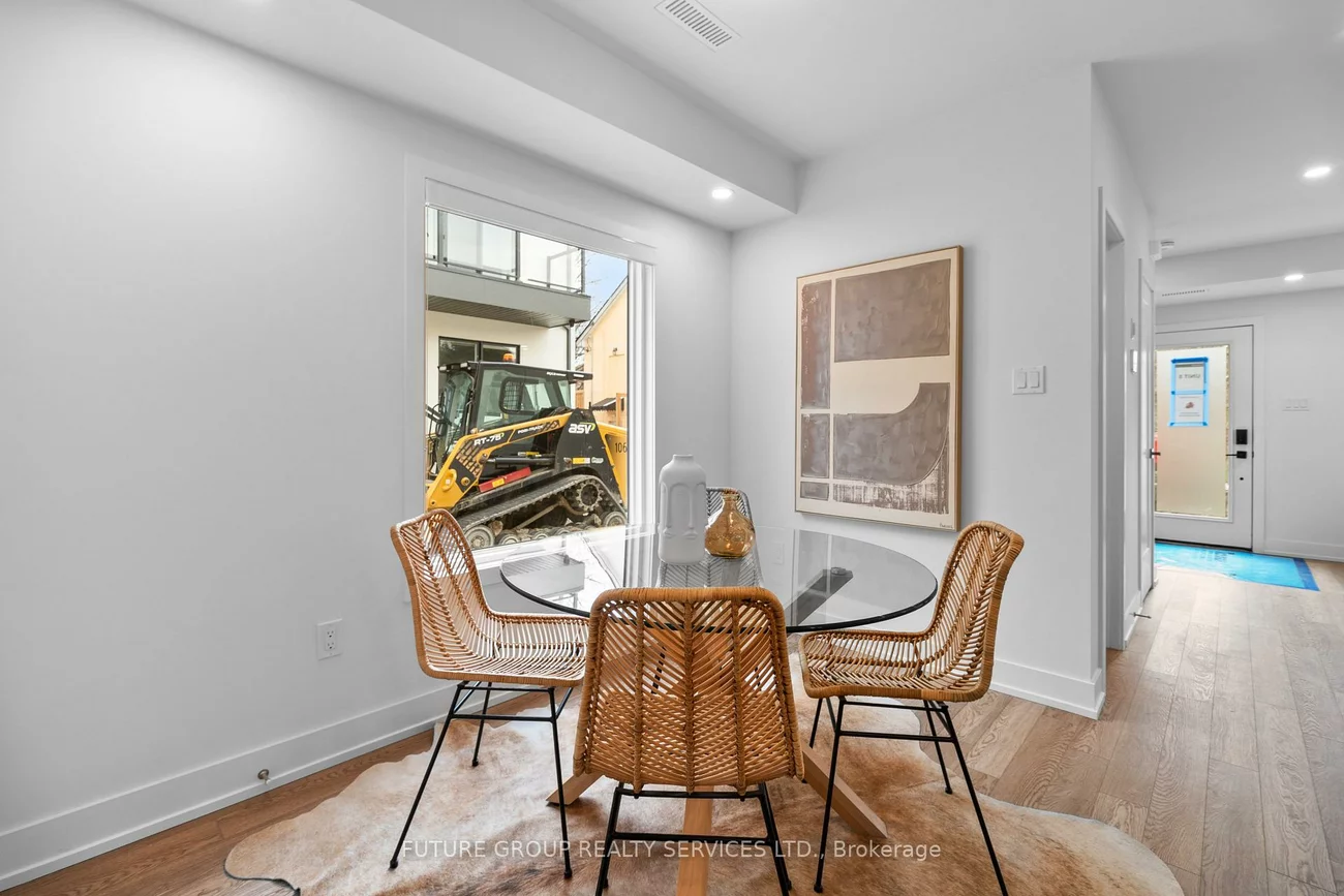 34, Poplar, Islington-City Centre West, Toronto