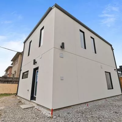 34, Poplar, Islington-City Centre West, Toronto