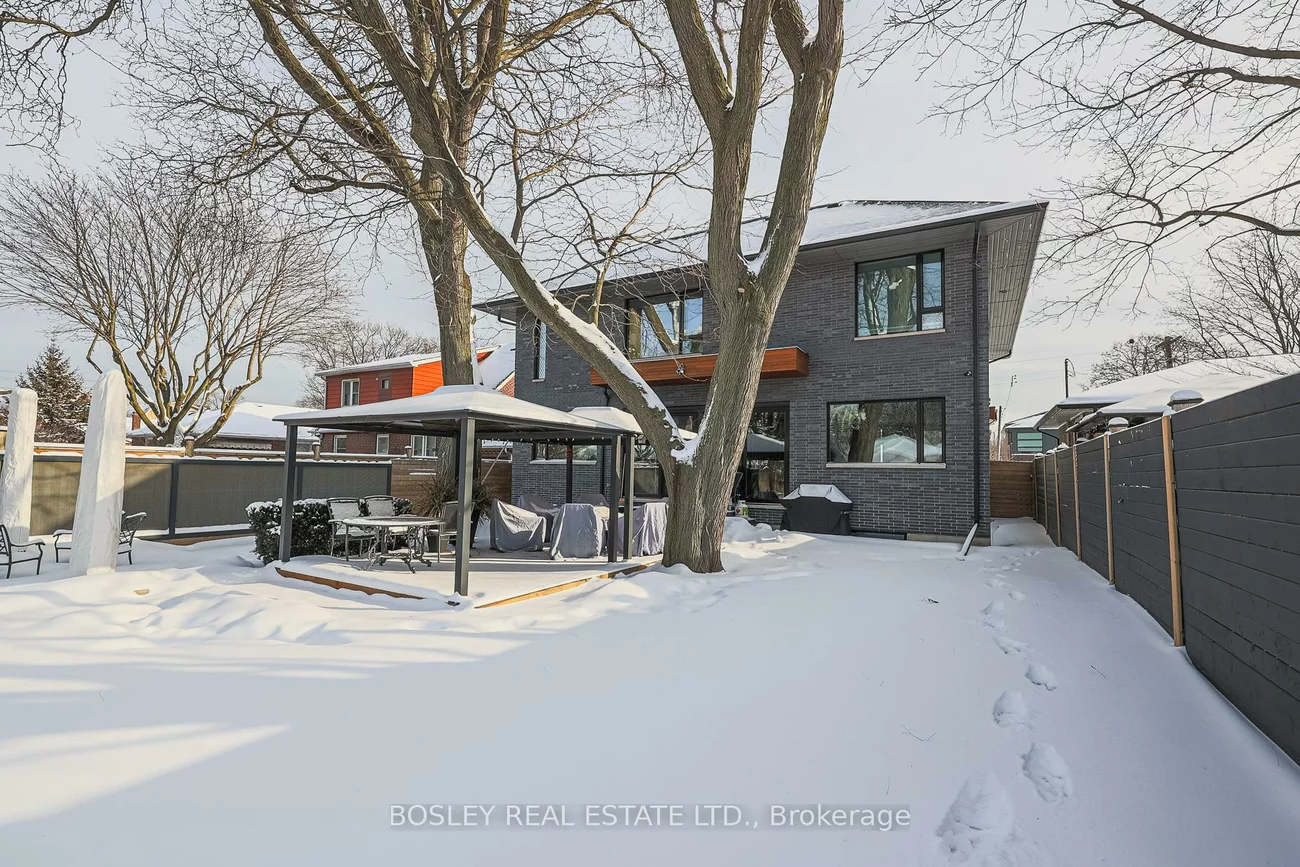 10, Graystone, Islington-City Centre West, Toronto