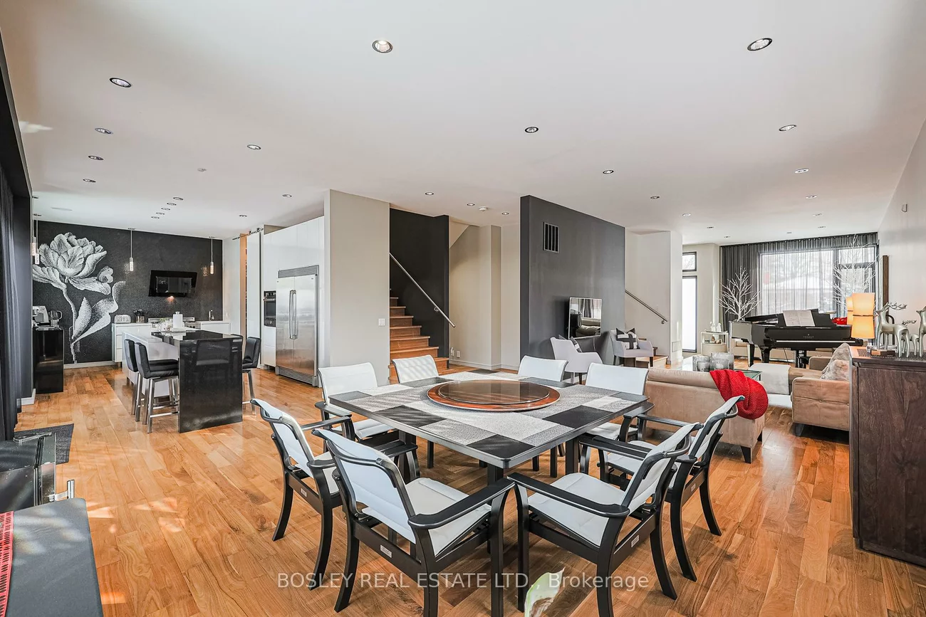 10, Graystone, Islington-City Centre West, Toronto