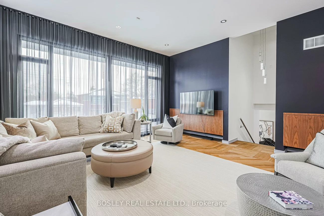 10, Graystone, Islington-City Centre West, Toronto