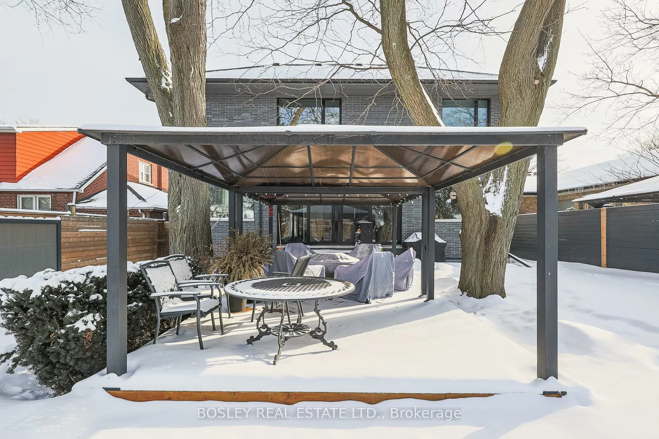 10, Graystone, Islington-City Centre West, Toronto