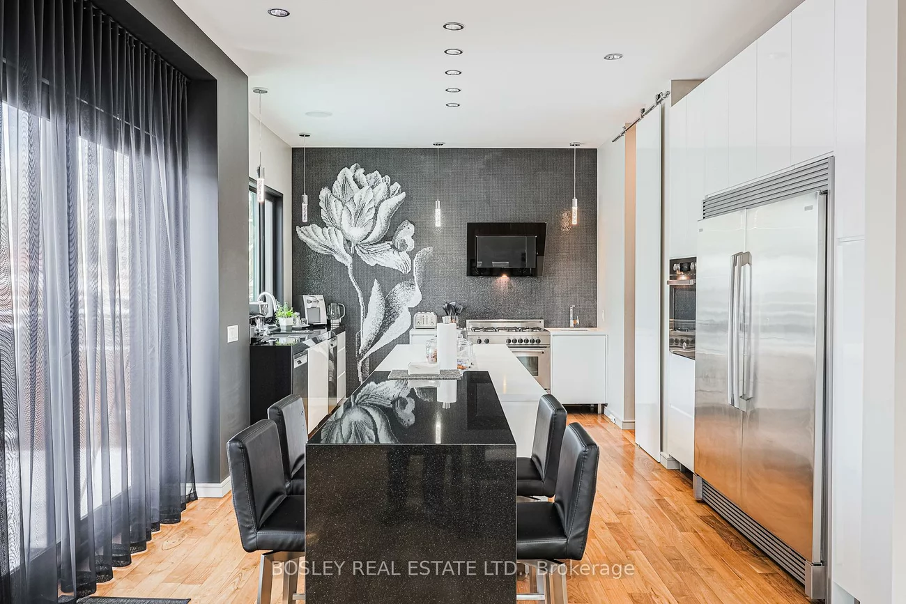 10, Graystone, Islington-City Centre West, Toronto