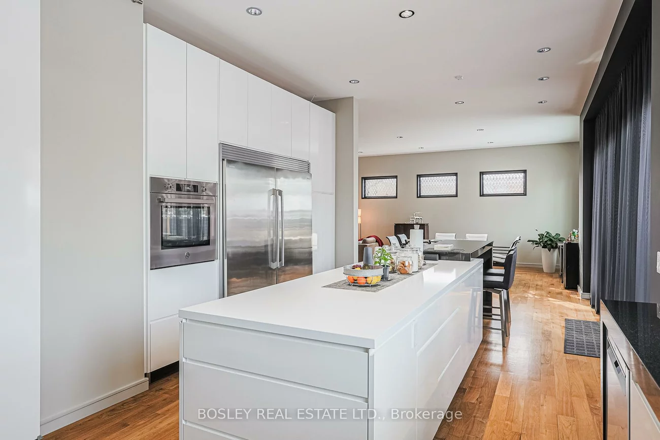 10, Graystone, Islington-City Centre West, Toronto