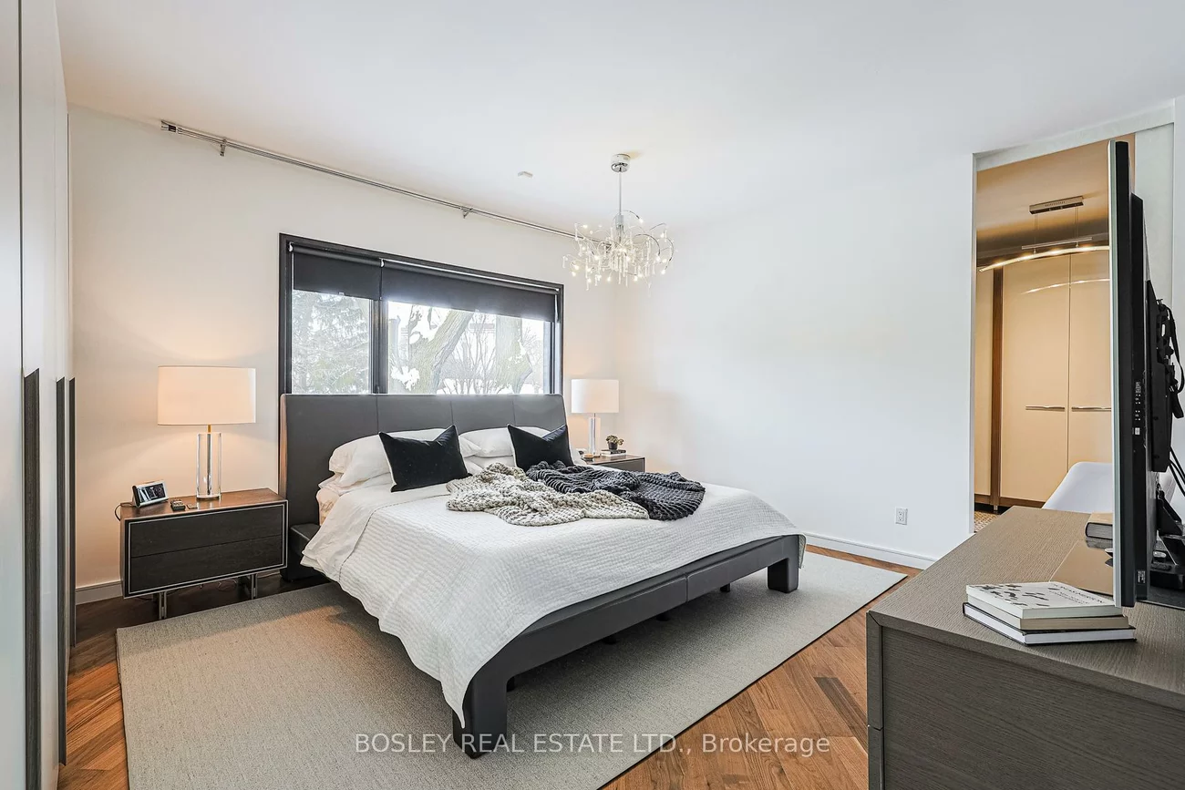 10, Graystone, Islington-City Centre West, Toronto