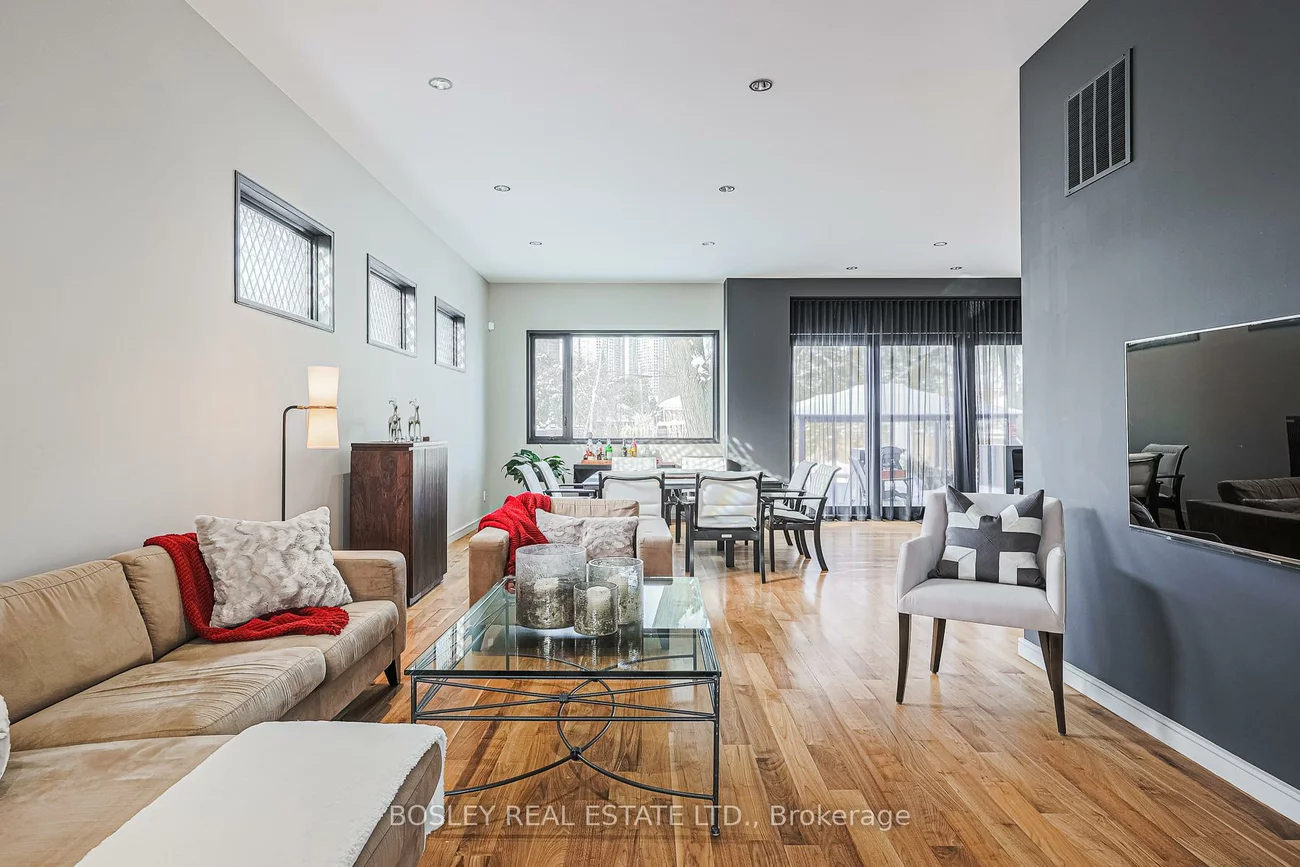 10, Graystone, Islington-City Centre West, Toronto