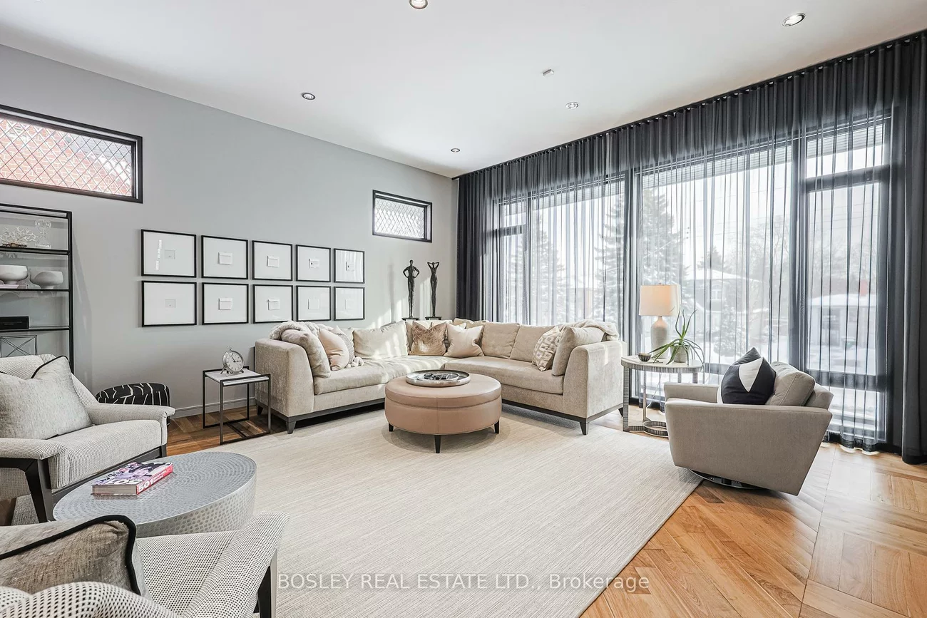 10, Graystone, Islington-City Centre West, Toronto