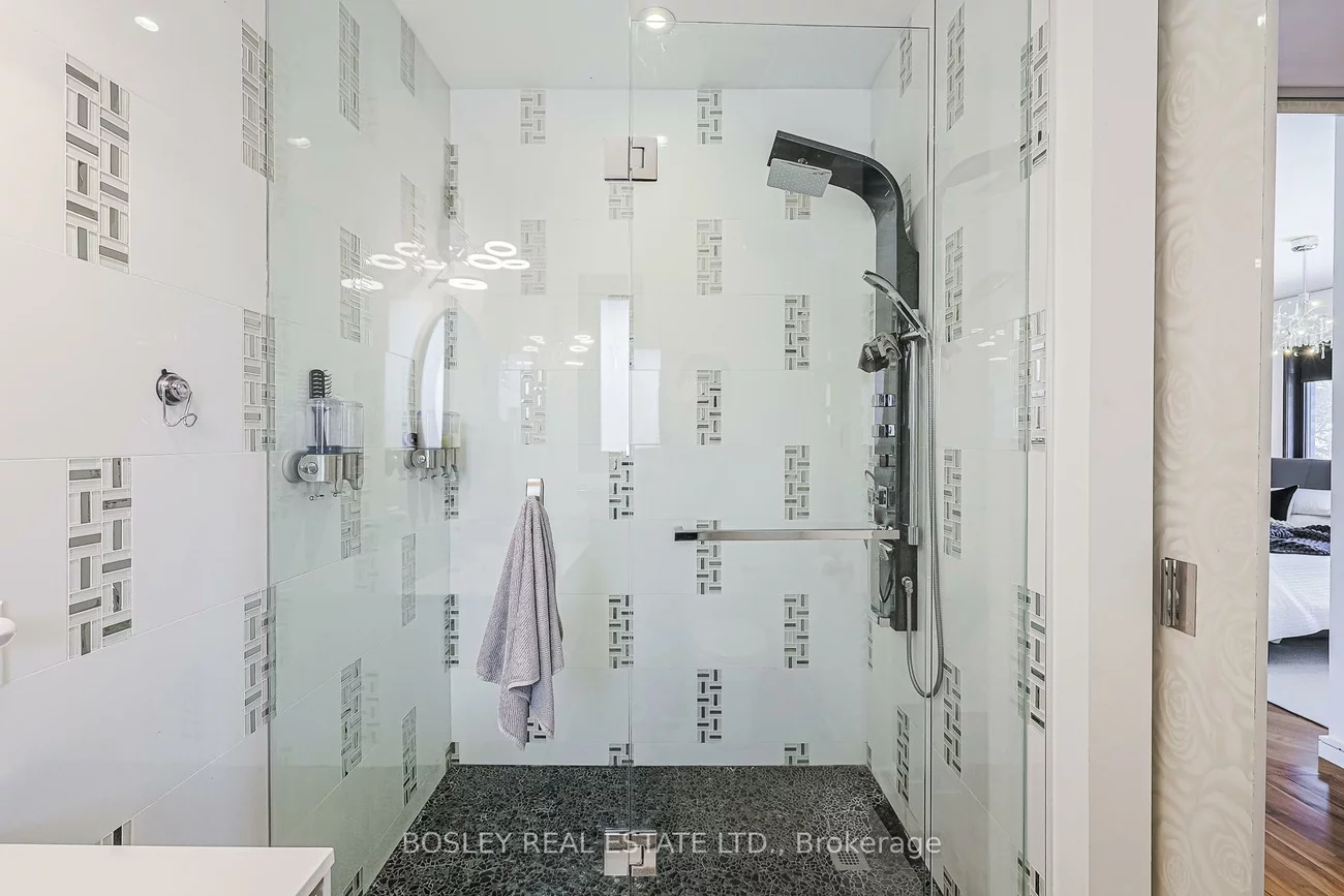 10, Graystone, Islington-City Centre West, Toronto