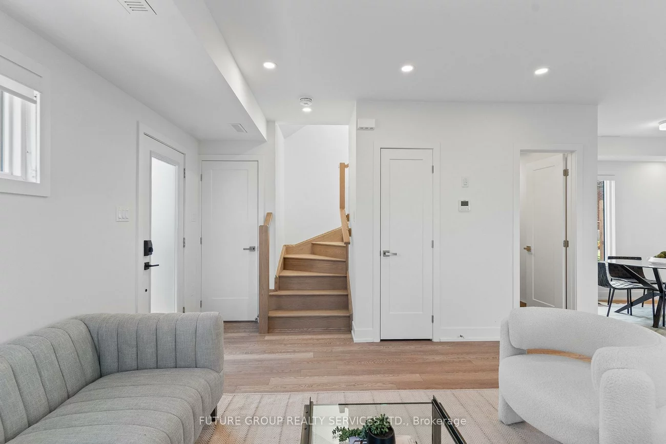 15, Acorn, Islington-City Centre West, Toronto