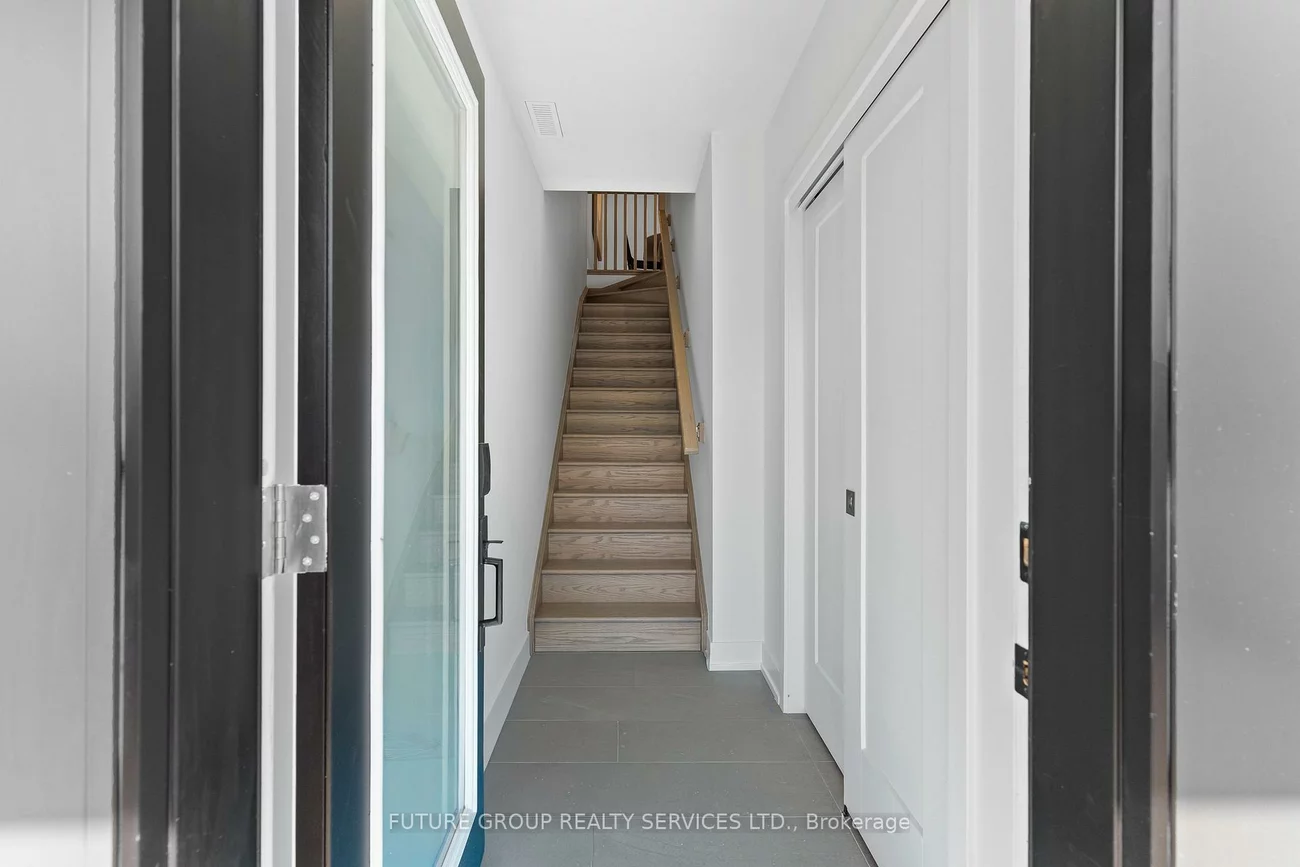 15, Acorn, Islington-City Centre West, Toronto