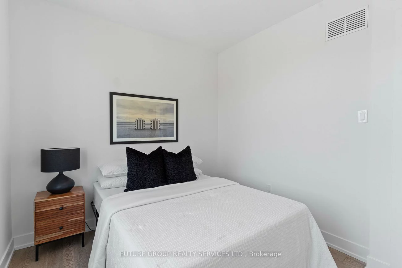 15, Acorn, Islington-City Centre West, Toronto