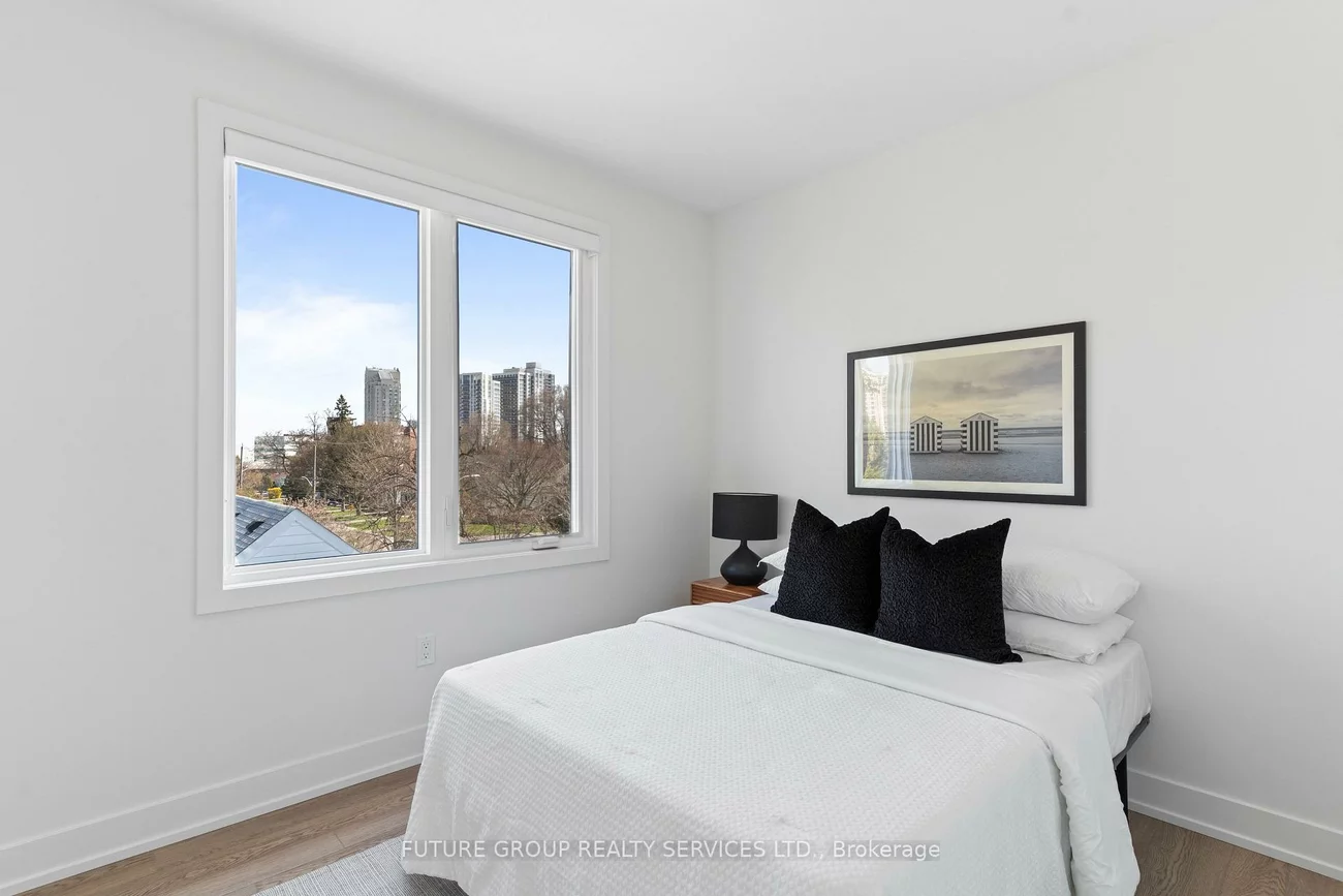 15, Acorn, Islington-City Centre West, Toronto