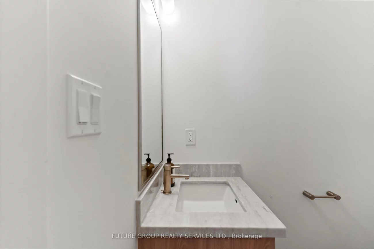 15, Acorn, Islington-City Centre West, Toronto