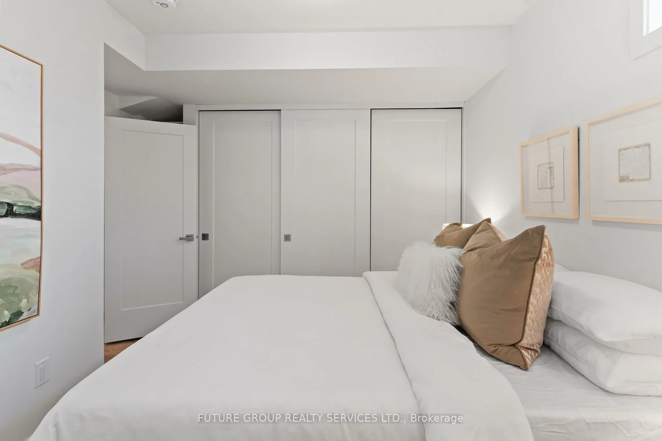 15, Acorn, Islington-City Centre West, Toronto