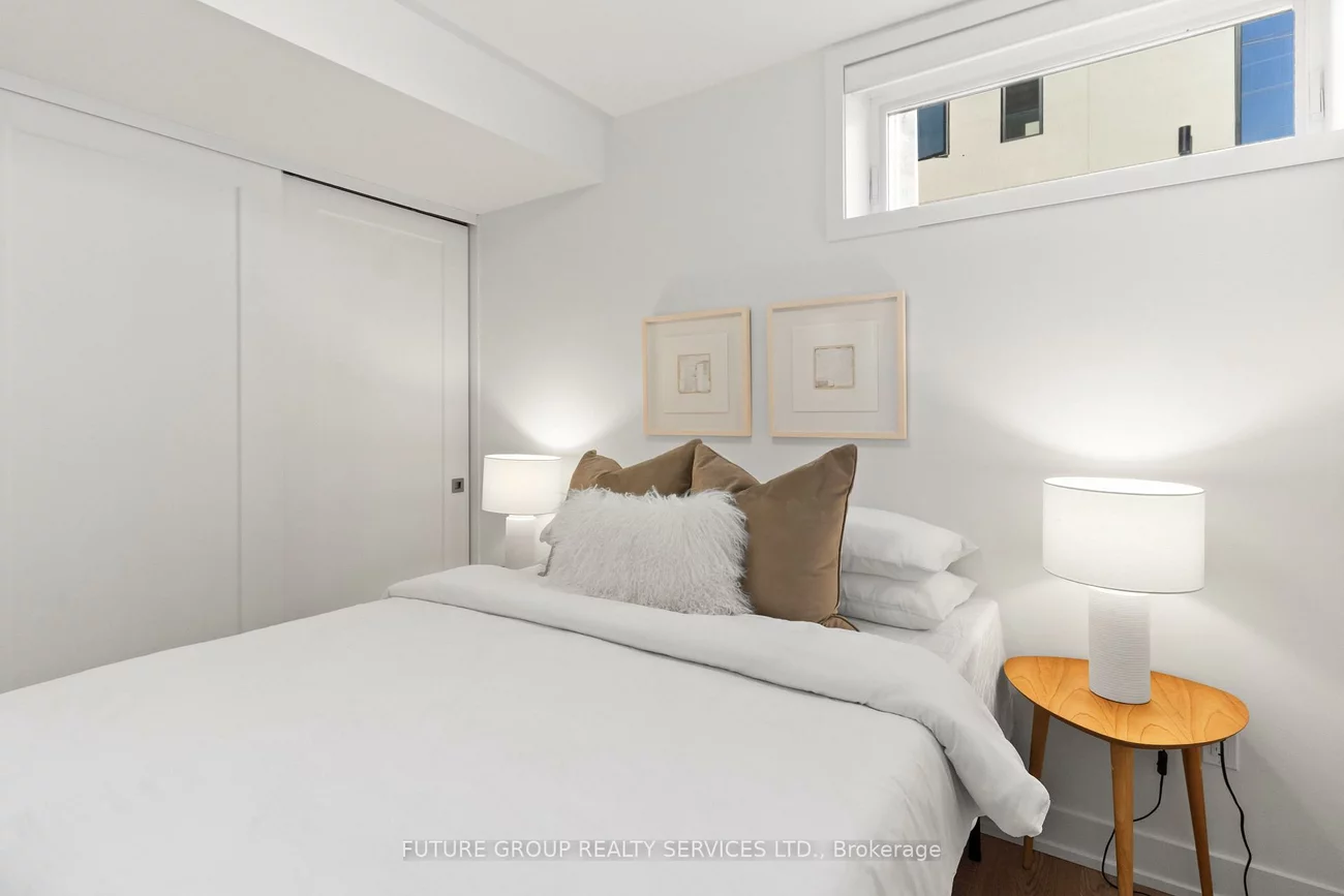 15, Acorn, Islington-City Centre West, Toronto