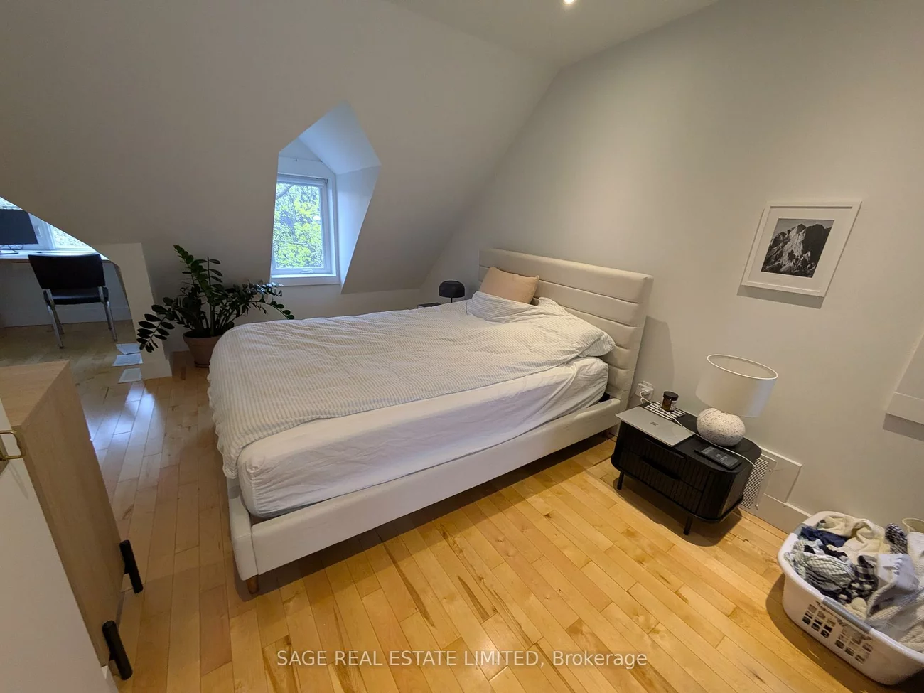 108, Pearson, Roncesvalles, Toronto