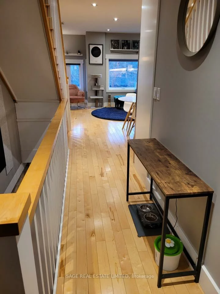 108, Pearson, Roncesvalles, Toronto