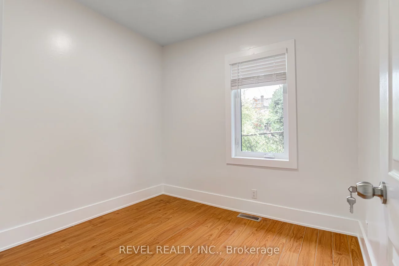24, Kenora, Keelesdale-Eglinton West, Toronto