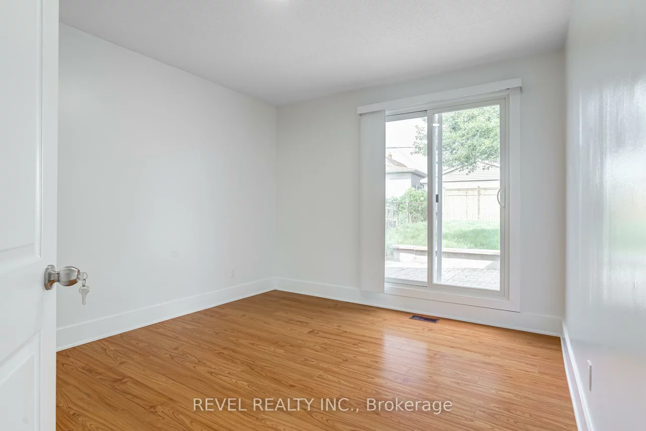 24, Kenora, Keelesdale-Eglinton West, Toronto