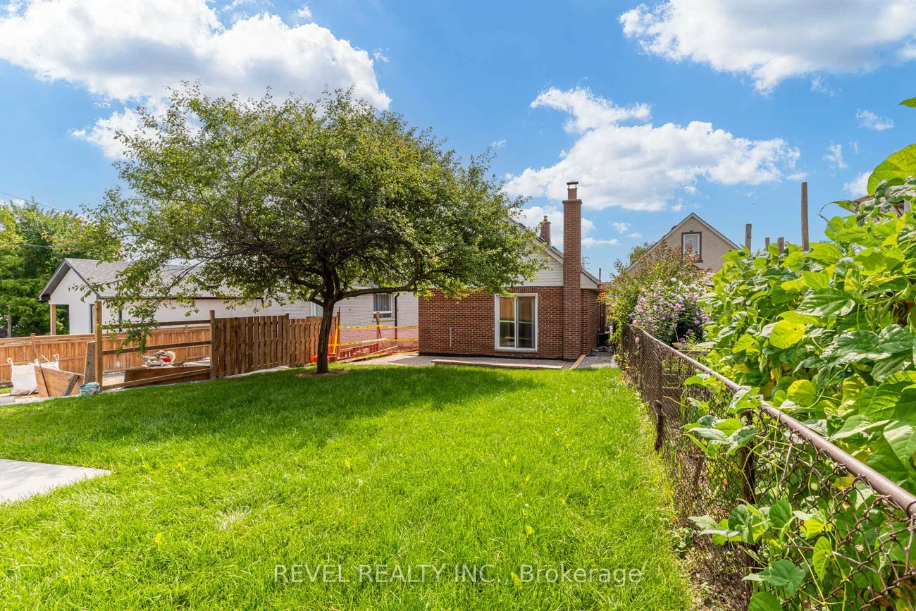 24, Kenora, Keelesdale-Eglinton West, Toronto