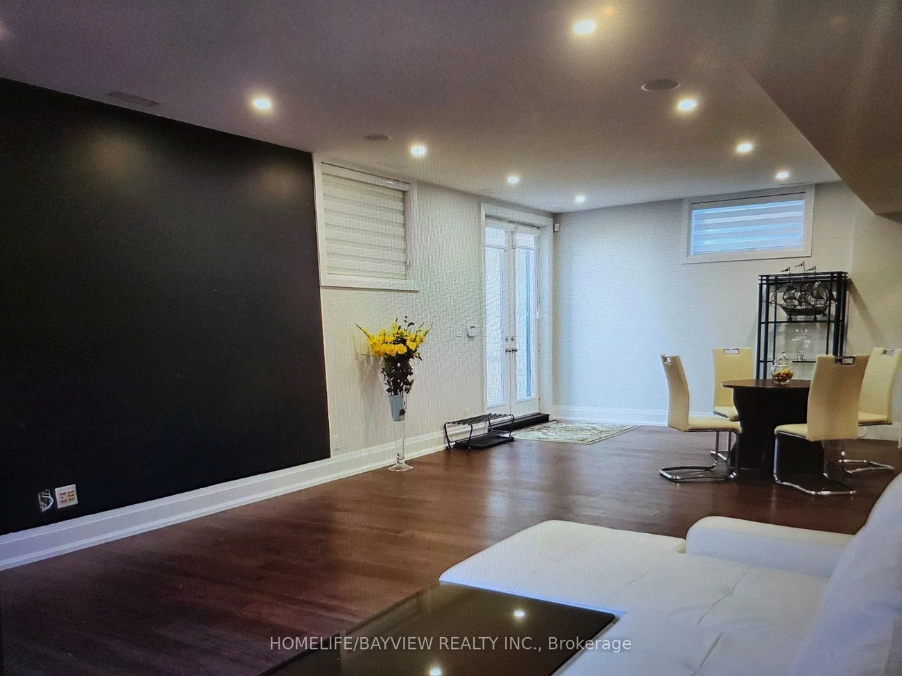 11, walnut, Long Branch, Toronto