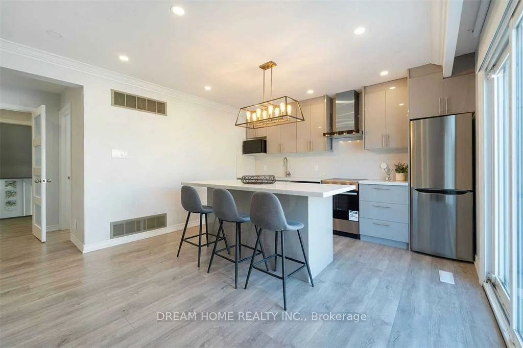 6, Alcester, Yorkdale-Glen Park, Toronto