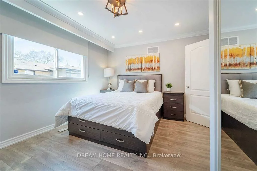 6, Alcester, Yorkdale-Glen Park, Toronto