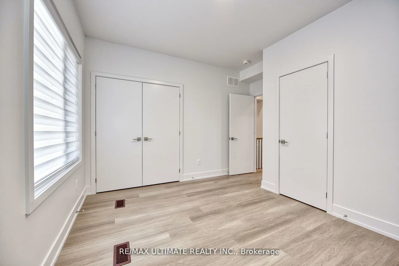 385, McRoberts, Caledonia-Fairbank, Toronto