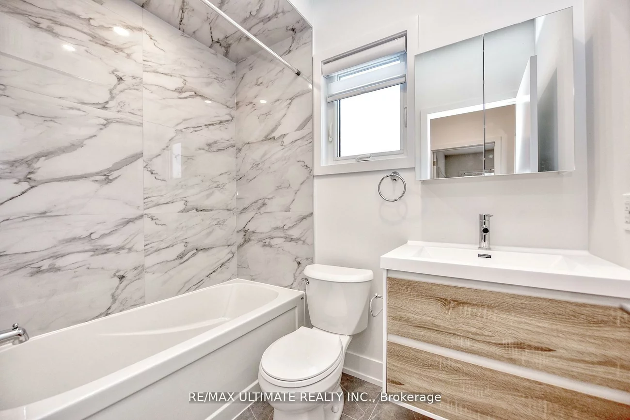 385, McRoberts, Caledonia-Fairbank, Toronto