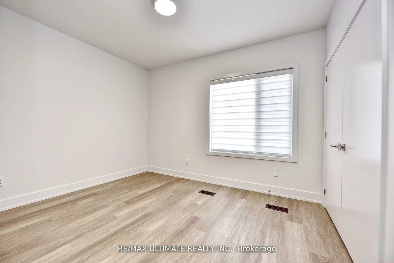 385, McRoberts, Caledonia-Fairbank, Toronto