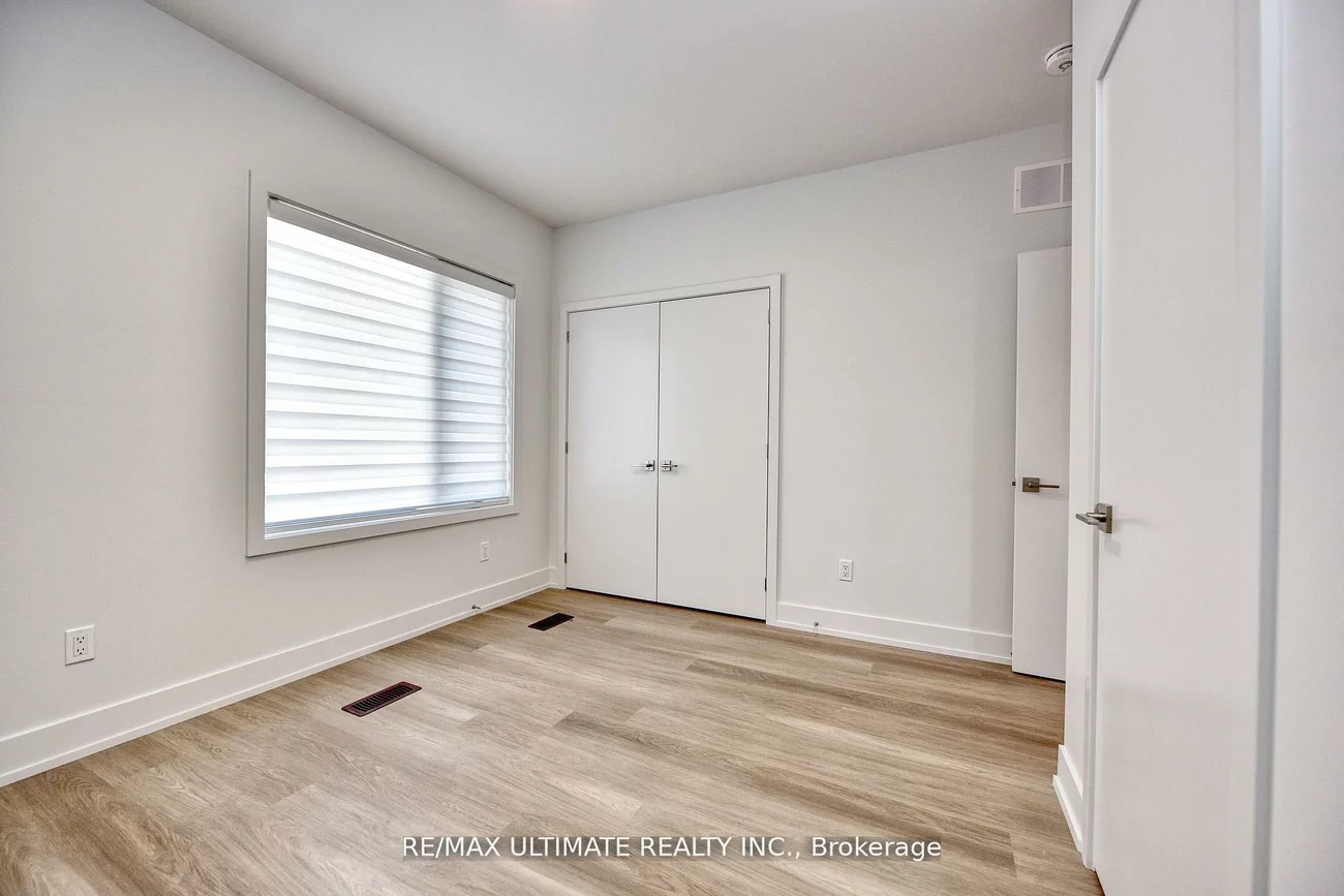 385, McRoberts, Caledonia-Fairbank, Toronto