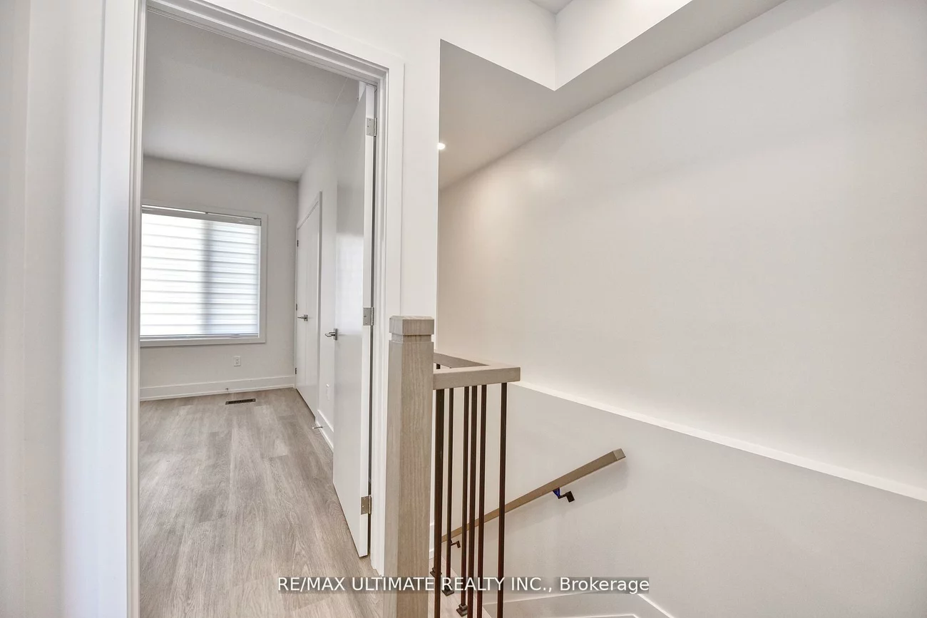 385, McRoberts, Caledonia-Fairbank, Toronto