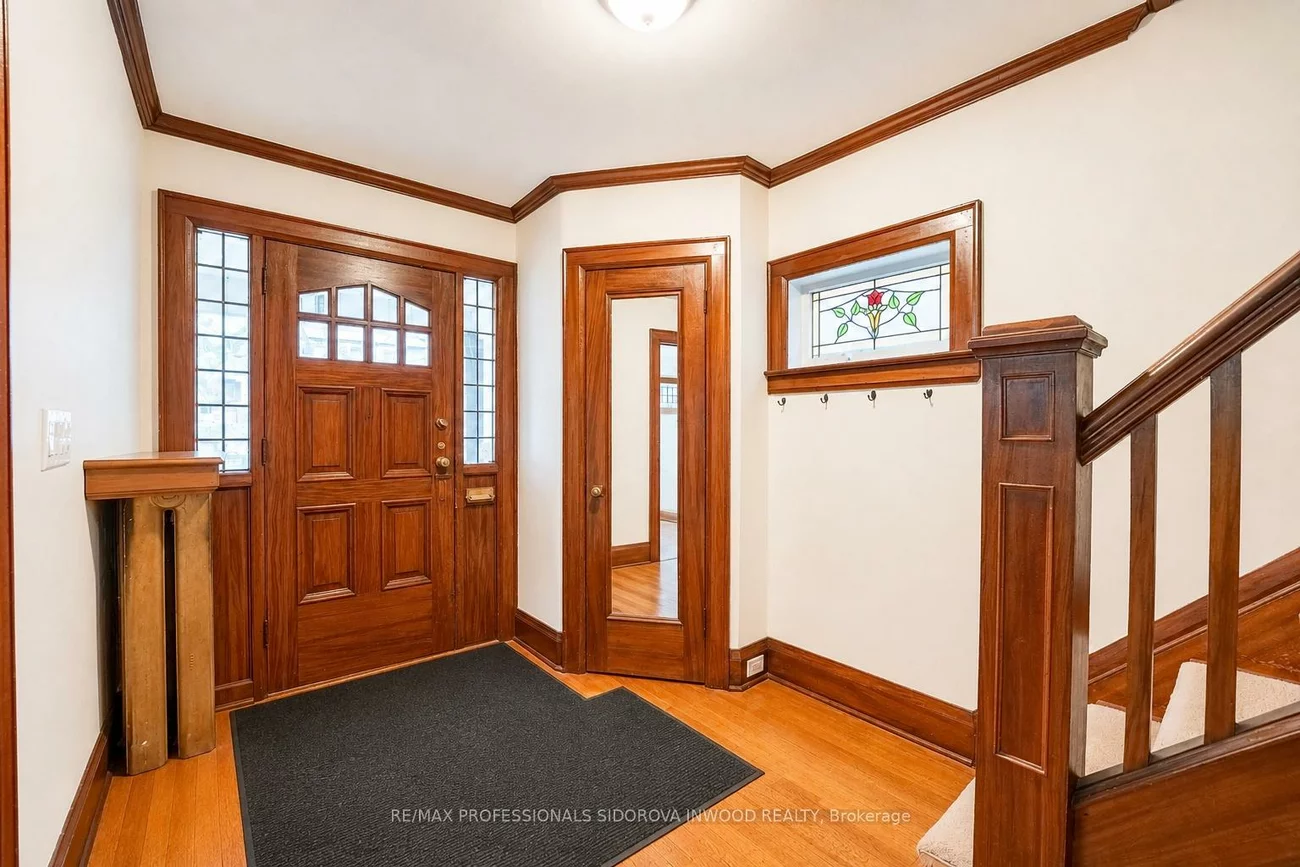 112, Clendenan, High Park North, Toronto