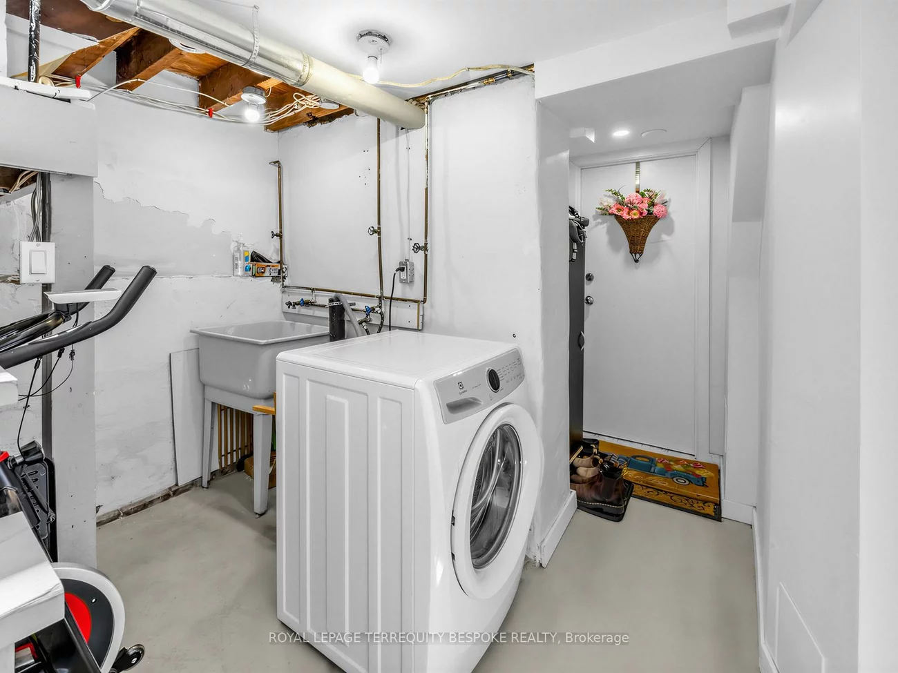 61, Chelsea, High Park North, Toronto
