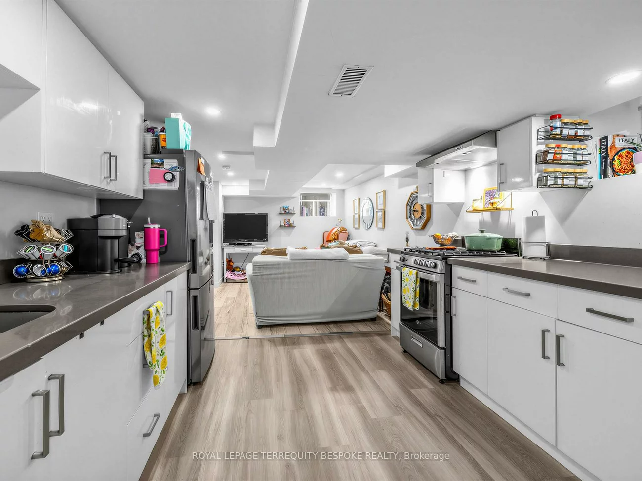 61, Chelsea, High Park North, Toronto