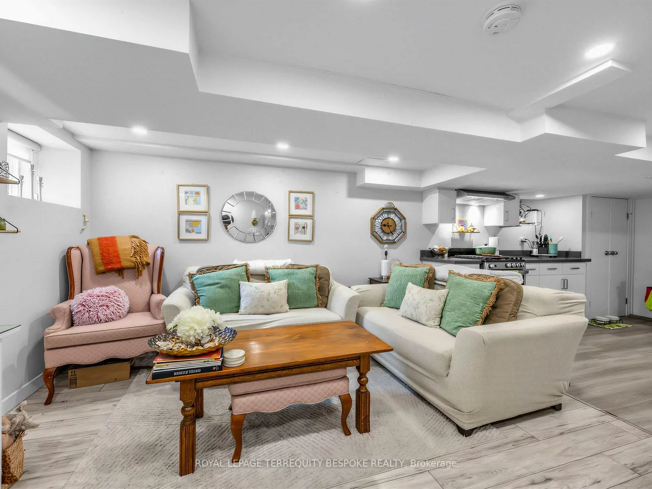 61, Chelsea, High Park North, Toronto