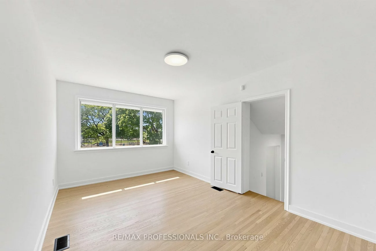 25, Carsbrooke, Etobicoke West Mall, Toronto