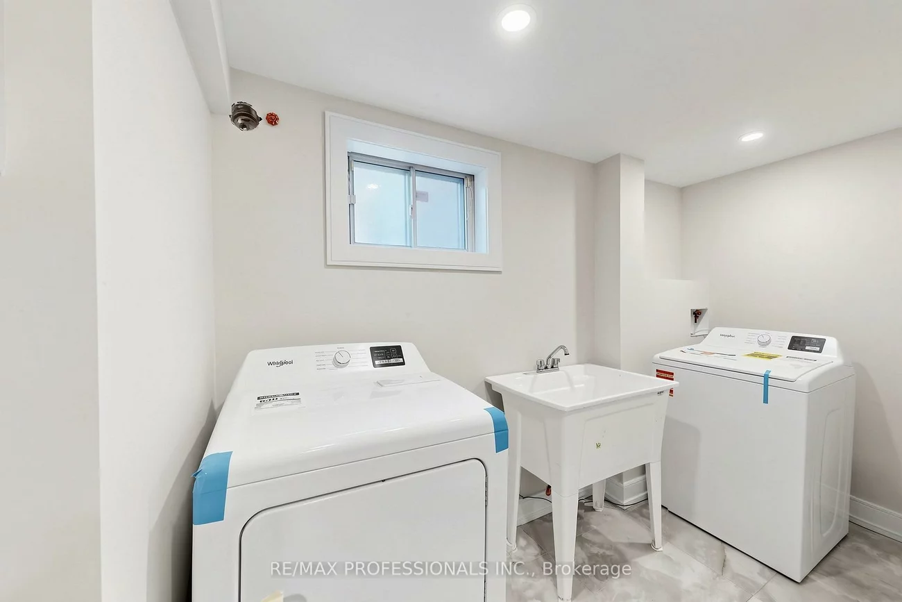 25, Carsbrooke, Etobicoke West Mall, Toronto