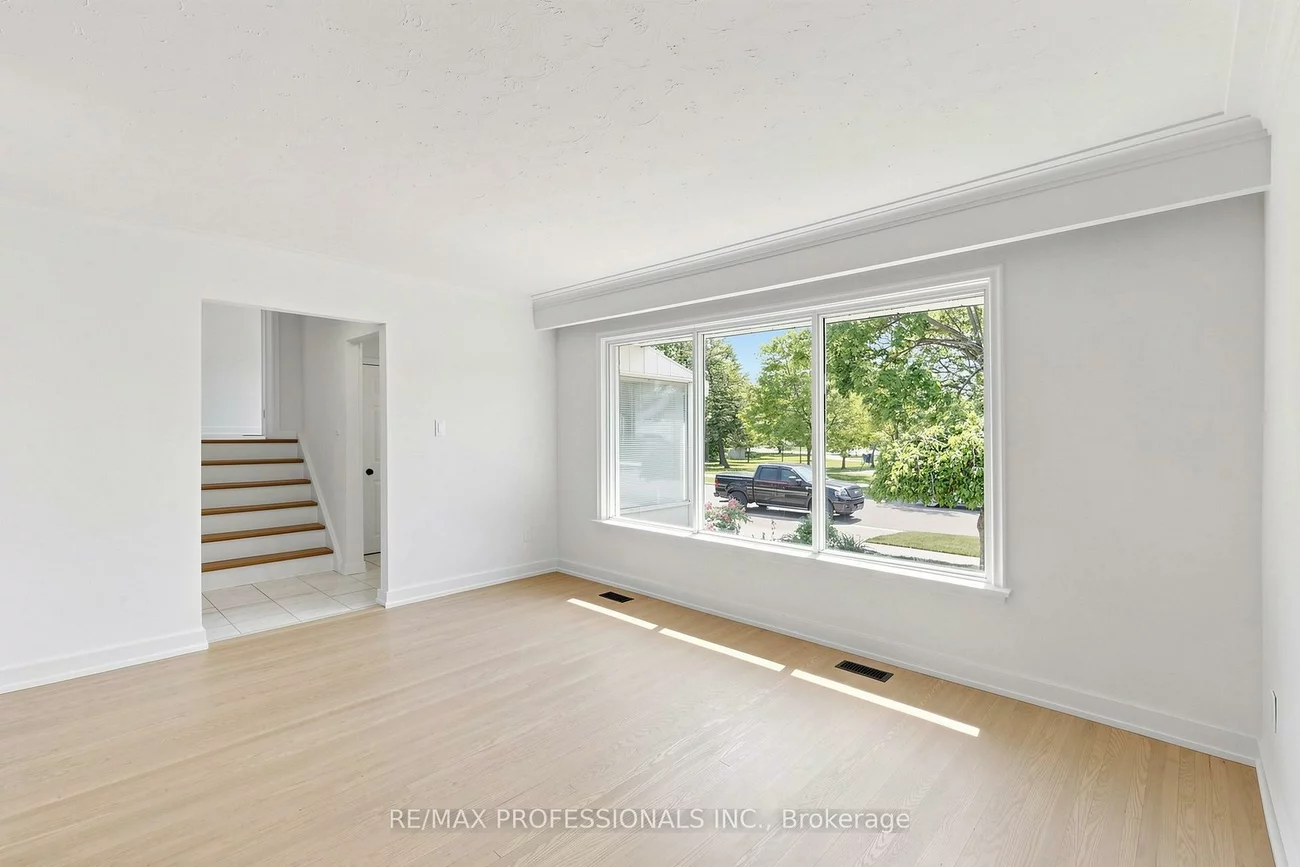 25, Carsbrooke, Etobicoke West Mall, Toronto