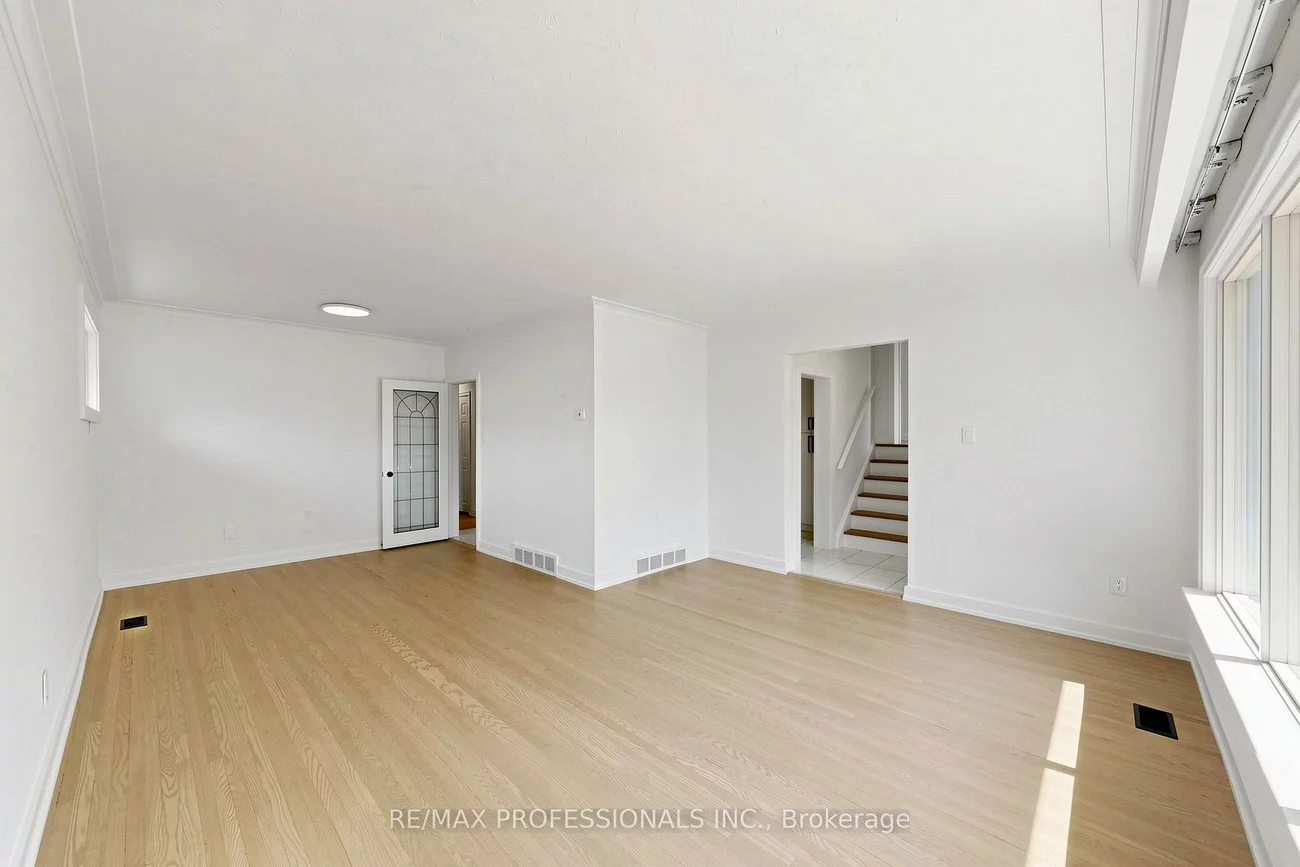 25, Carsbrooke, Etobicoke West Mall, Toronto