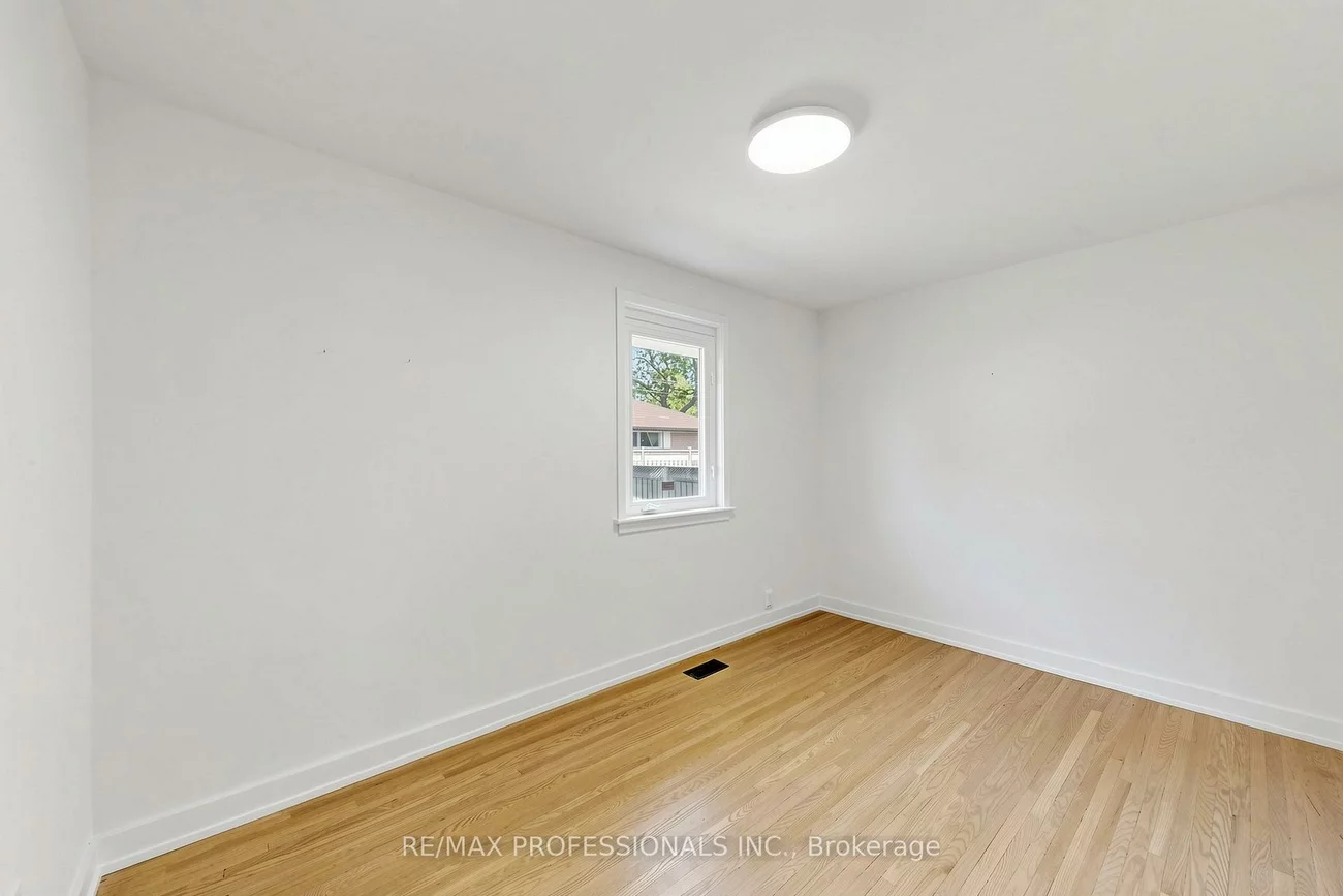25, Carsbrooke, Etobicoke West Mall, Toronto