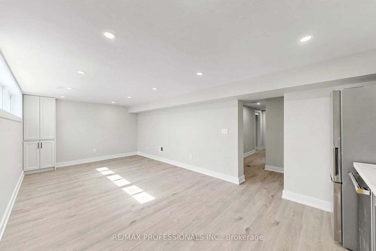 25, Carsbrooke, Etobicoke West Mall, Toronto