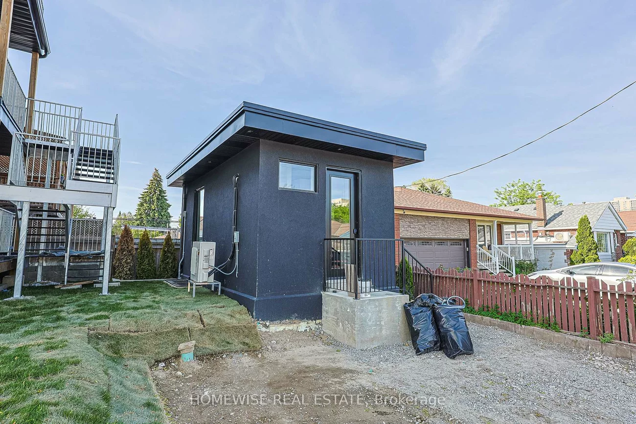 159, Locksley, Briar Hill-Belgravia, Toronto