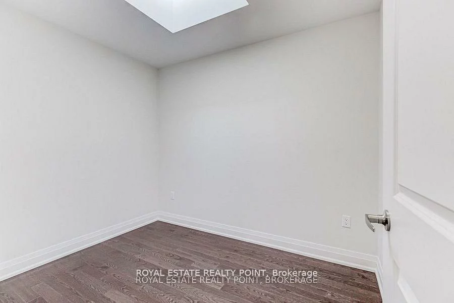 12, Creekbank, Rustic, Toronto