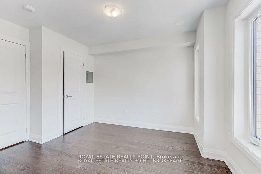 12, Creekbank, Rustic, Toronto