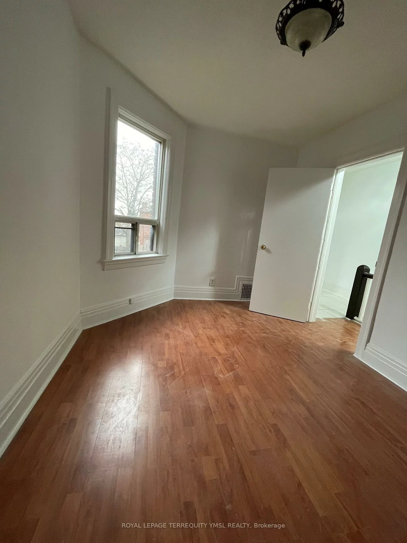 1228, Dufferin, Dovercourt-Wallace Emerson-Junction, Toronto