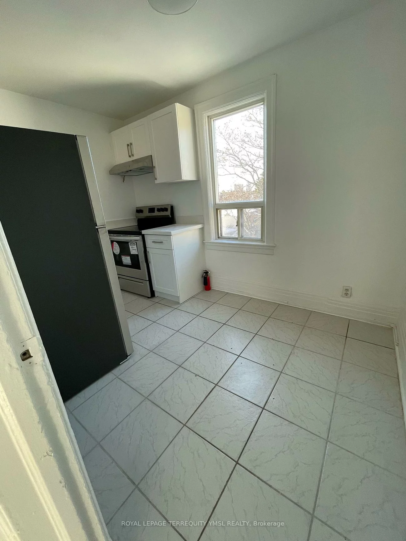 1228, Dufferin, Dovercourt-Wallace Emerson-Junction, Toronto