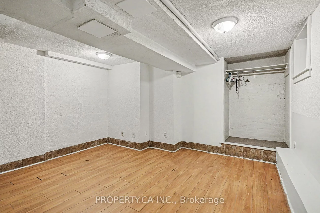 130, Lauder, Corso Italia-Davenport, Toronto