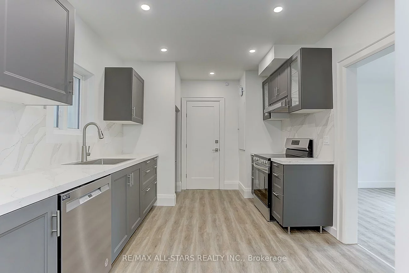 94, Thirty Ninth, Long Branch, Toronto